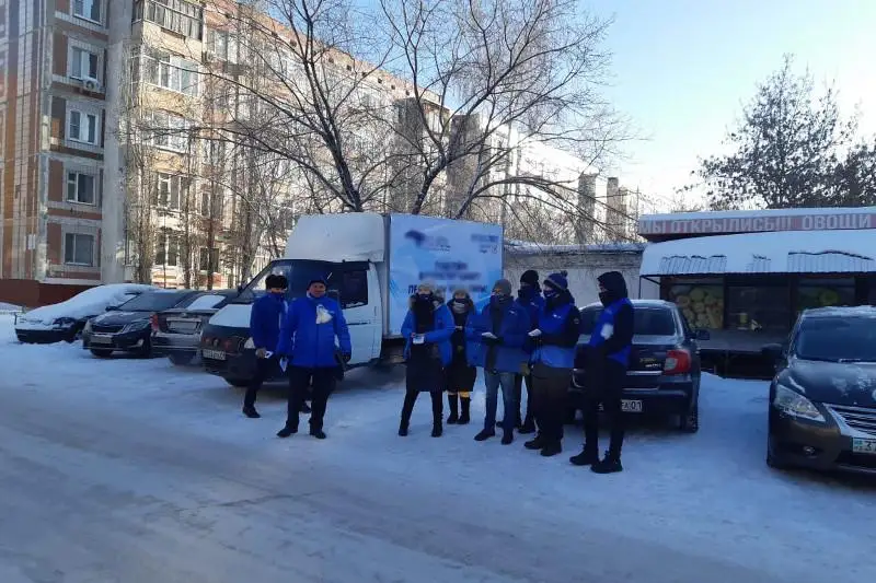 Предвыборный штаб «Ак жол» проводит акции «Почтовый ящик» и «От двери – к двери»