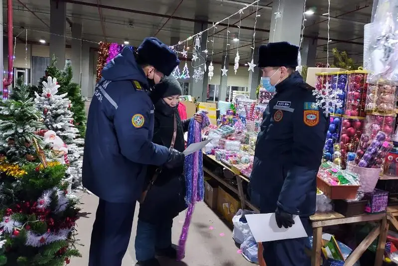 Более 300 спасателей будут дежурить в новогодние праздники в Нур-Султане