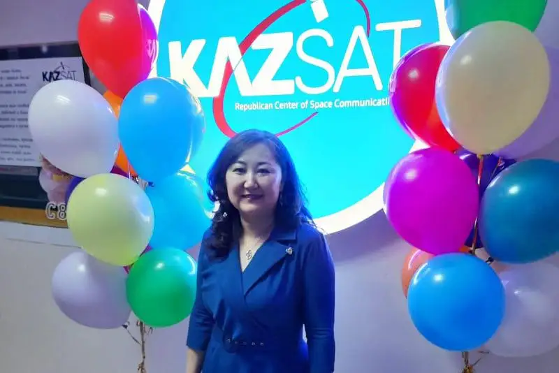 Женщин космической отрасли Казахстана поздравили с праздником весны