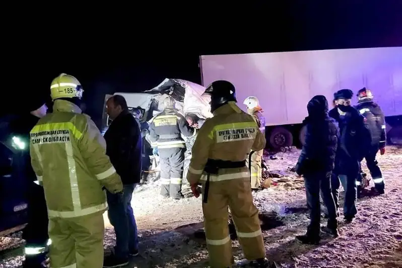 Reseıdiń Samara oblysynda jol apatynan 12 adam qaza tapty