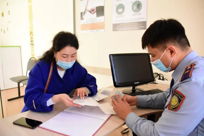 Карагандинские фронт-офисы посетил замглавы Антикоррупционной службы