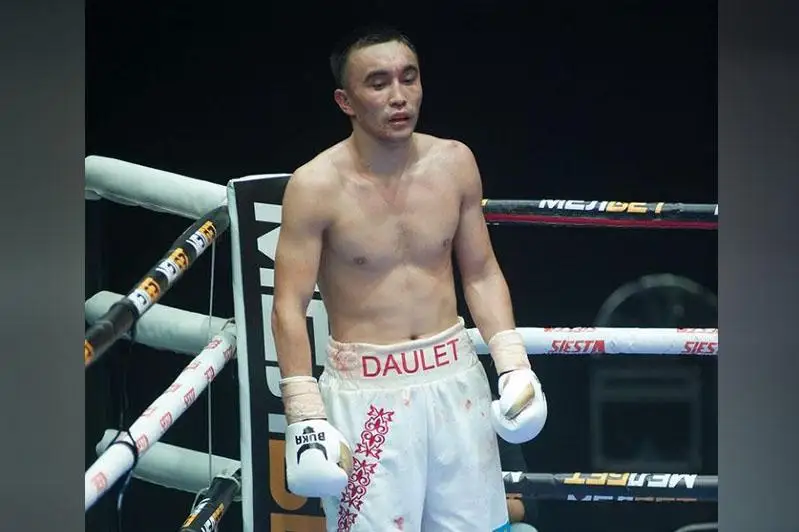 Казахстанский боксер проиграл бой за титул чемпиона WBC