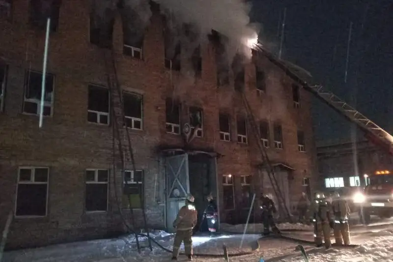 Крупный пожар ликвидировали в Усть-Каменогорске