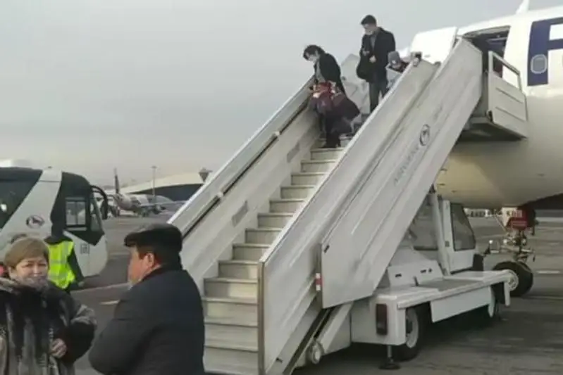 В аэропорту Алматы прокомментировали сообщения об экстренной посадке самолета Fly Arystan