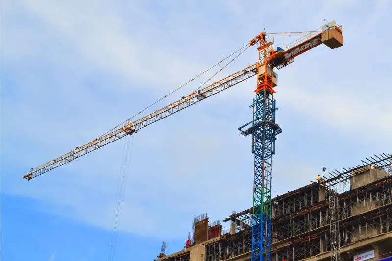 216 квартир предоставят столичным жителям аварийных домов в 2021 году