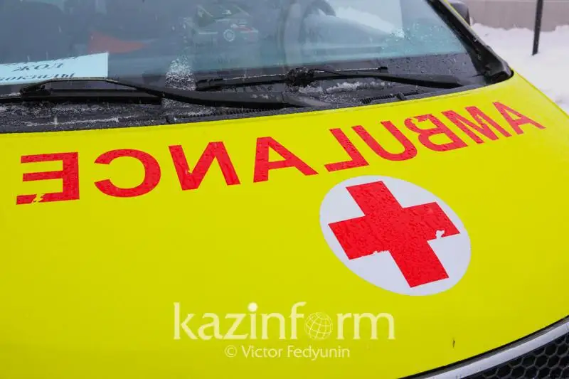 Два реанимобиля использовали для транспортировки беременной женщины в Павлодарской области