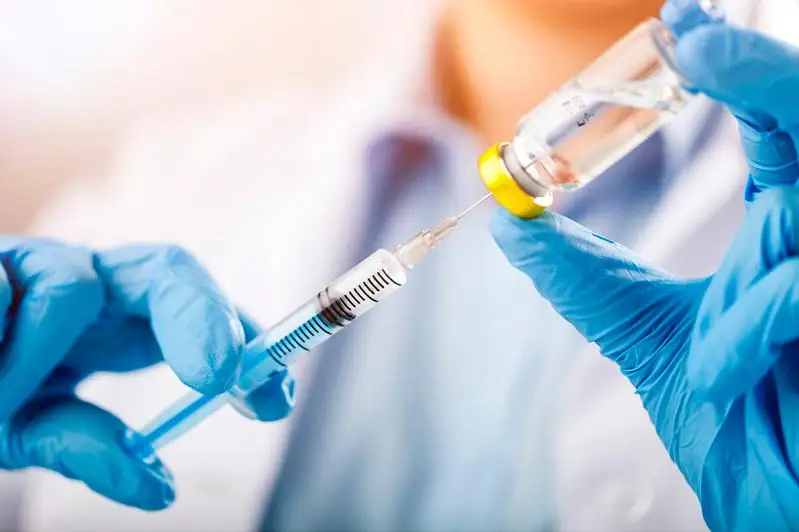 Франция меняет стратегию вакцинации против коронавируса