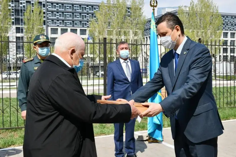 Останки казахстанского воина доставили на родину из Молдовы