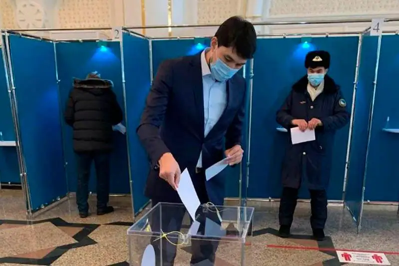 Актеры театра «Жастар» проголосовали на выборах