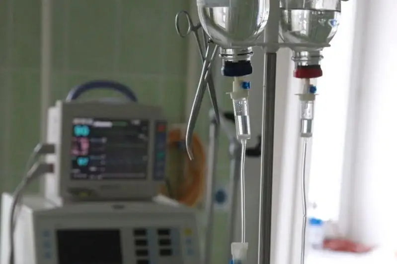 Двое пострадавших при падении самолета в Алматы находятся в реанимации