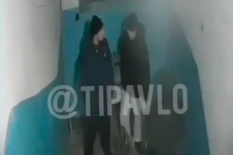 Драка из-за девушки произошла в подъезде павлодарской многоэтажки