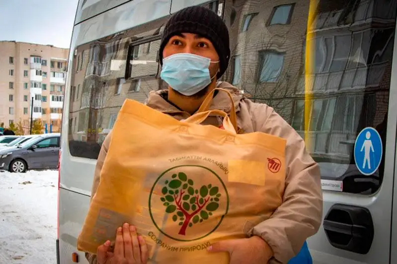 В столице 30 малообеспеченным семьям вручены продуктовые корзины