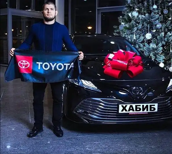 Казахстанцев снова обманывают от имени Хабиба Нурмагомедова