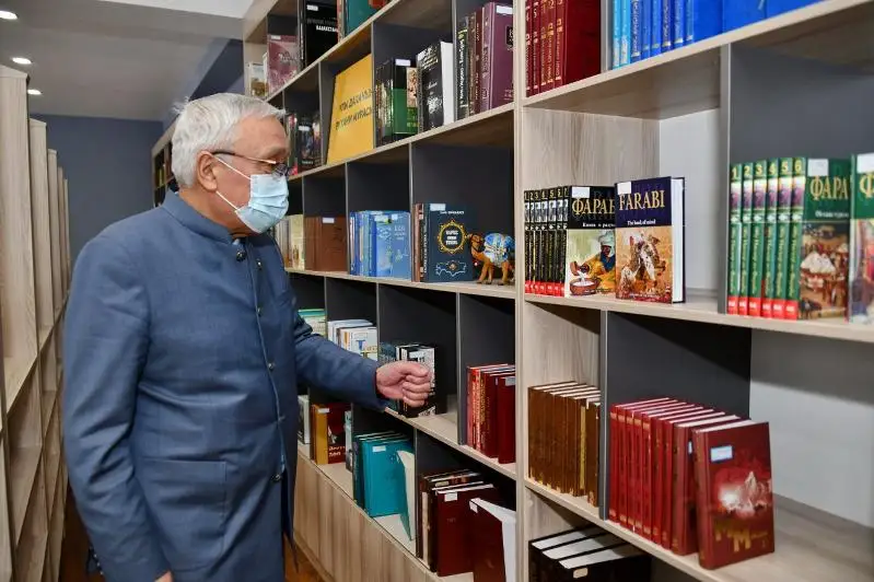 Детская библиотека имени Ивана Крылова открылась после модернизации в Алматы
