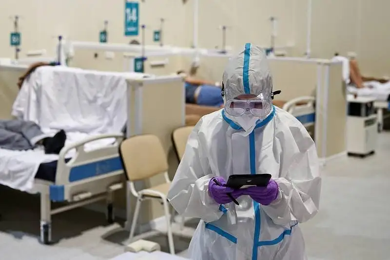 Эксперт рассказала, когда заболеваемость COVID-19 может заметно снизиться