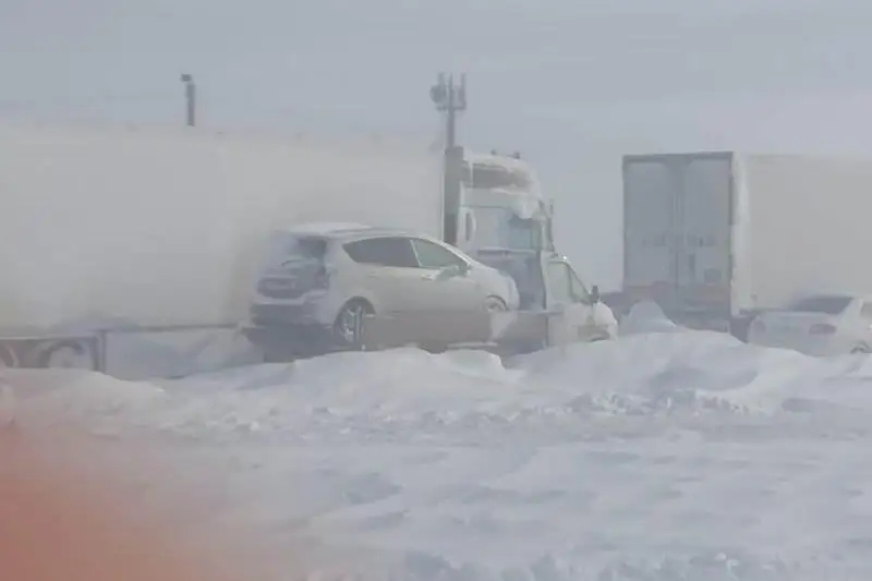 Около 70 человек эвакуировали из снежных заносов в Акмолинской области