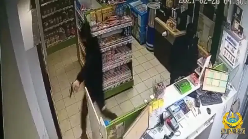 Дерзкое разбойное нападение на АЗС сняли на видео в Алматы