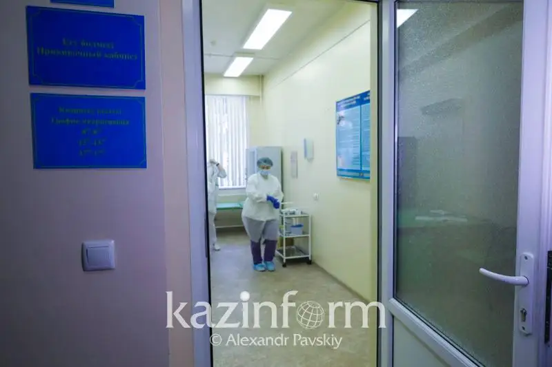 561 пациент получает лечение от КВИ в Атырауской области