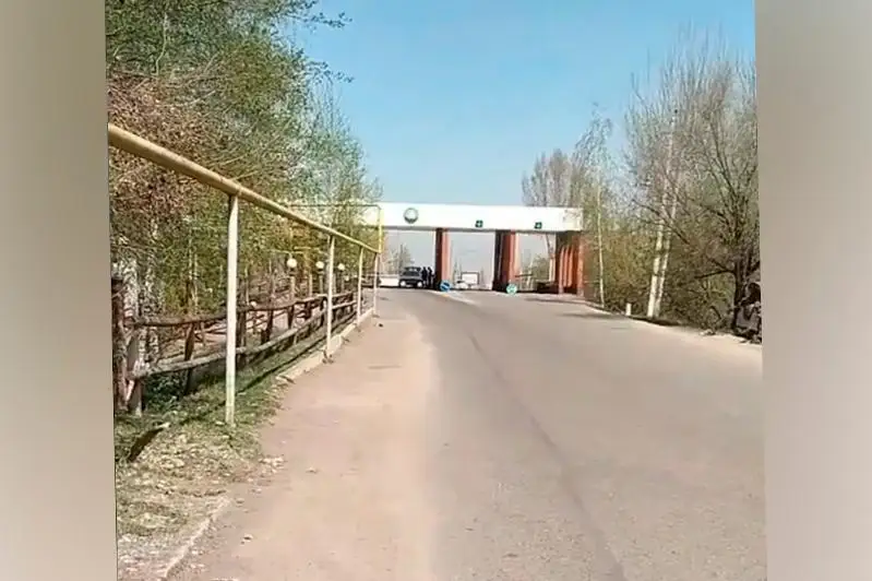 Алматинцы возмутились просьбой оплаты при въезде в Алма-Арасан