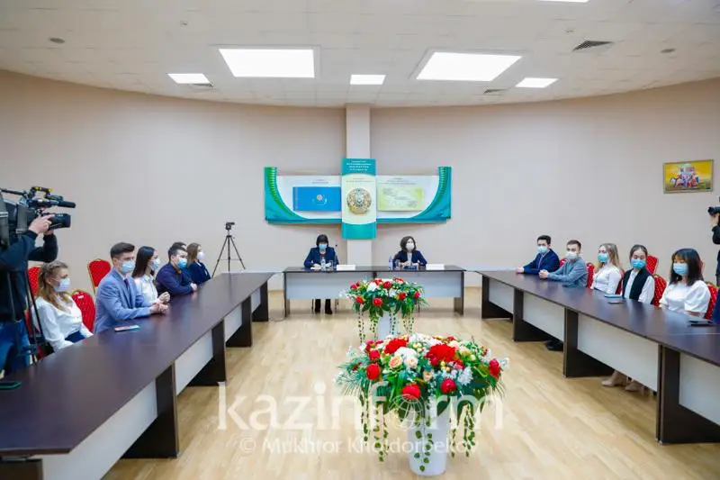 Как участники проекта «Медаль Елбасы» поддерживают казахстанцев