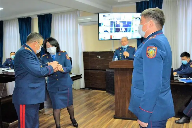 Лучших полицейских наградили в Туркестанской области