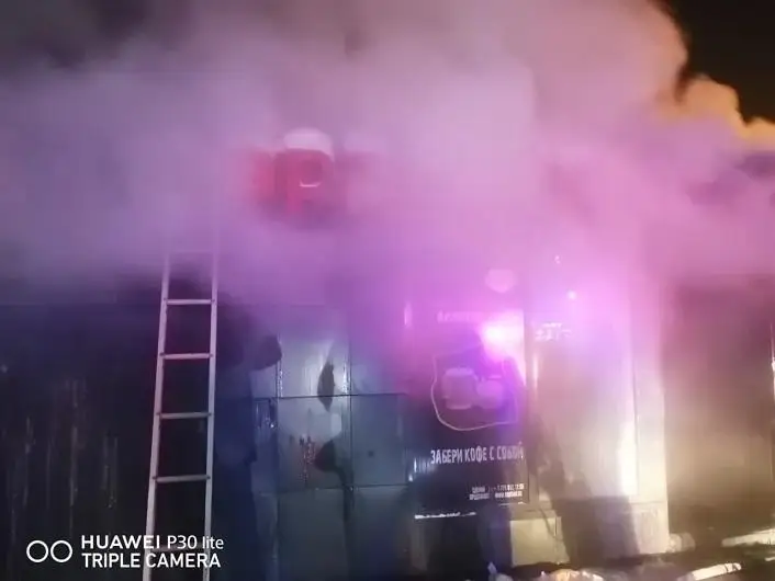 Киоск по продаже шаурмы загорелся в Усть-Каменогорске