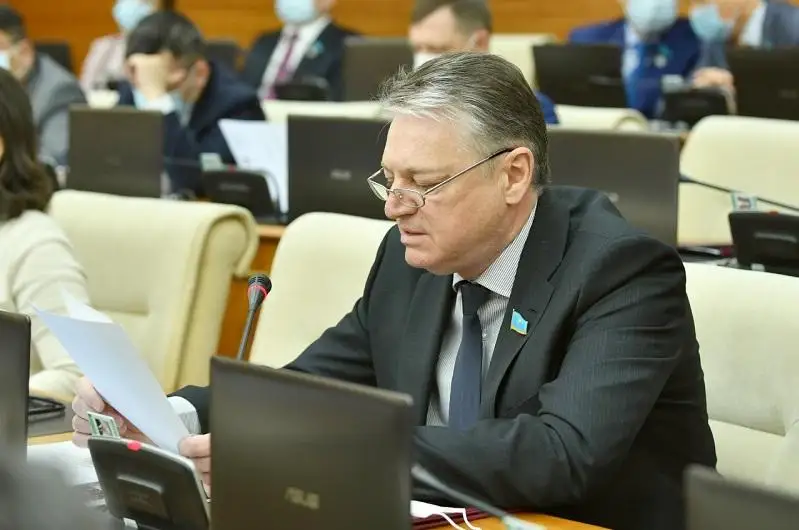 Причины плохого качества дорог назвал мажилисмен