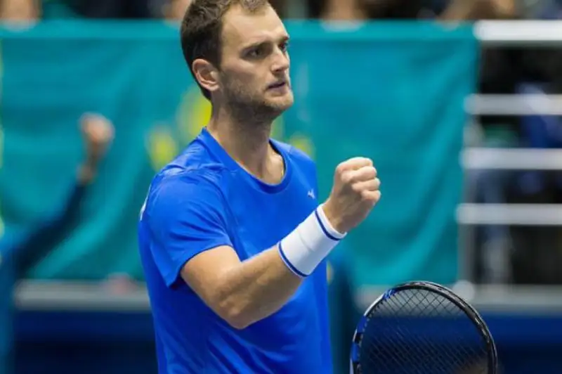 Недовесов вышел в 1/4 финала парного разряда турнира ATP в Анталье