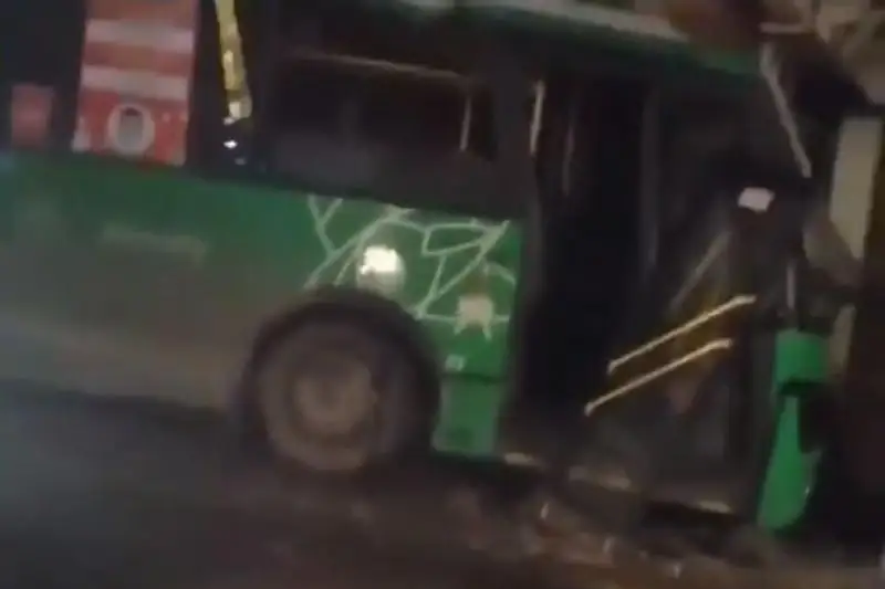 ДТП с автобусом возле ТРЦ в Алматы: озвучены результаты экспертизы