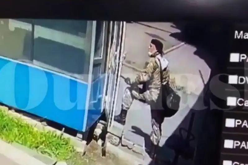Стрелял в охранника ЖК в Алматы: появилось видео нападения