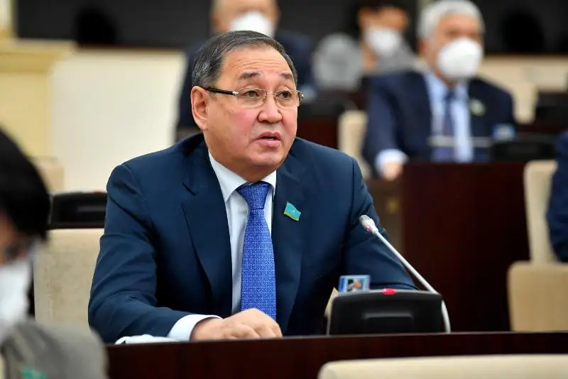 Сенатор: Жители трех районов Атырауской области получают воду «по часам»