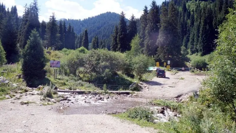 Алматинцам напомнили о запрете разведения костров в горно-лесной местности