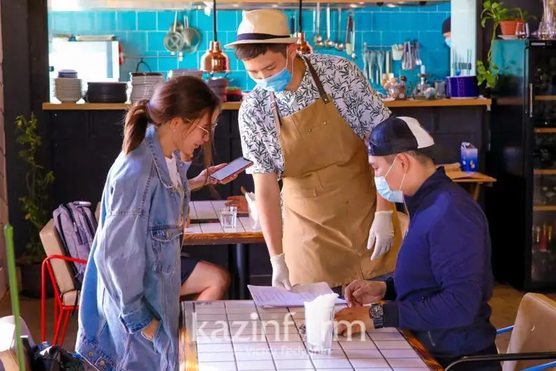 Время работы кафе и ресторанов, не участвующих в проекте Ashyq, сократят в Нур-Султане