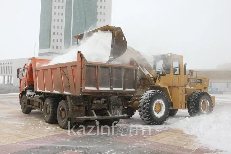 Более 17 тысяч кубометров снега вывезли за ночь в столице