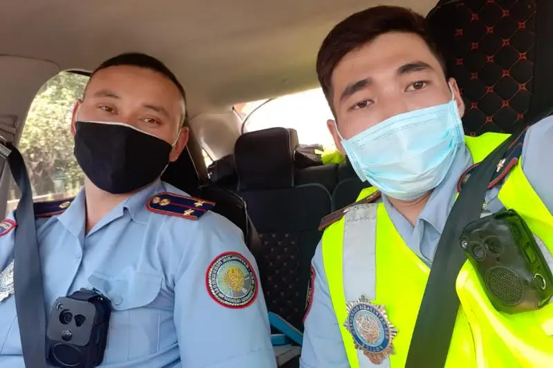 Мы должны подавать пример своими поступками – полицейские, спасшие людей при пожаре в Алматинской области