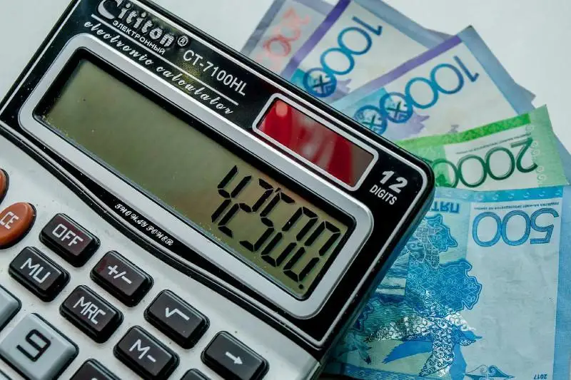 Безработных казахстанцев не обязывают вернуть соцвыплату 42 500 тенге