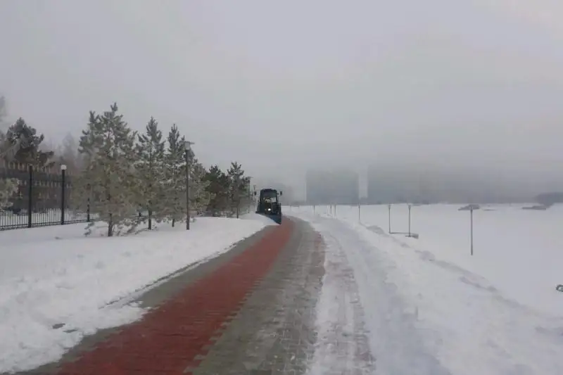 На уборку снега в столице вышли свыше 1 800 дорожных рабочих