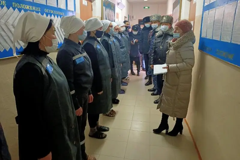 Нейл-стилистов начнут готовить в женской колонии в Карагандинской области