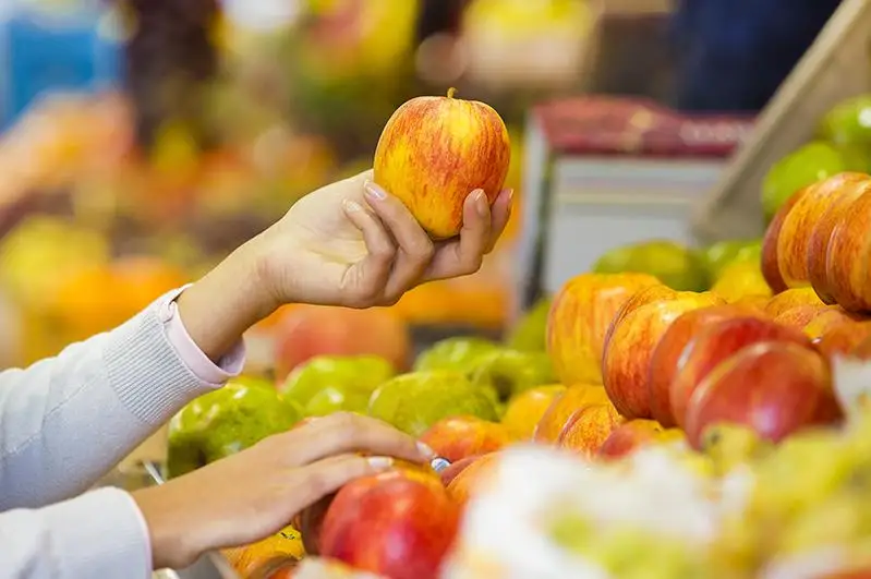 Влюбленная парочка обокрала фруктовый ларек в СКО