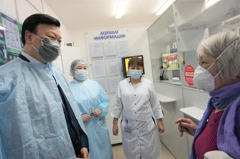 Алексей Цой проинспектировал работу медорганизаций Алматы в условиях пандемии