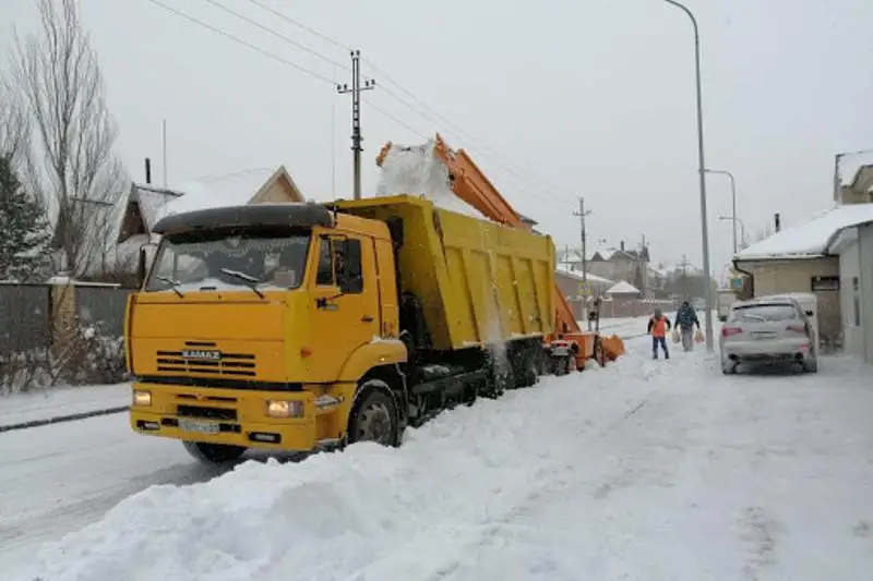 Свыше 4000 кубометров снега вывезли в столице в ночь с 11 на 12 января