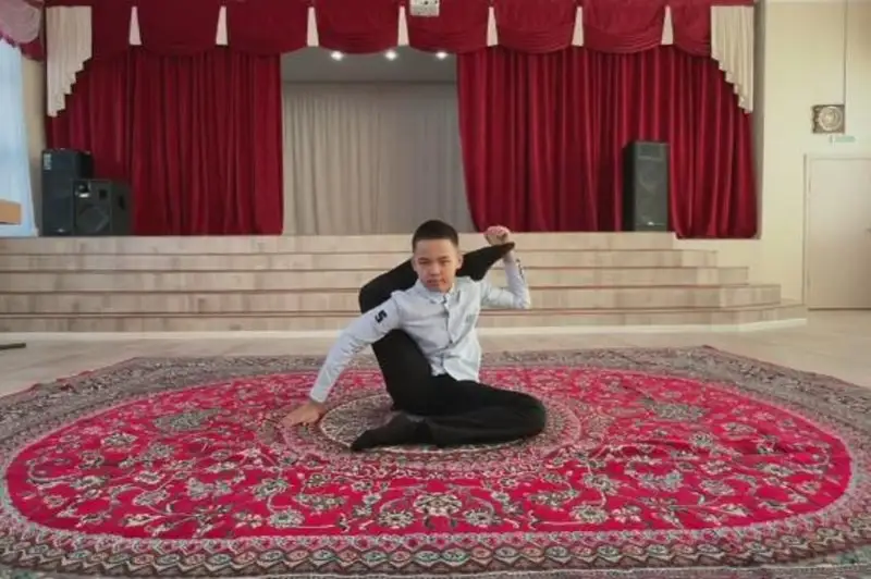 «Пластилиновый» мальчик из Актау мечтает стать кюйши