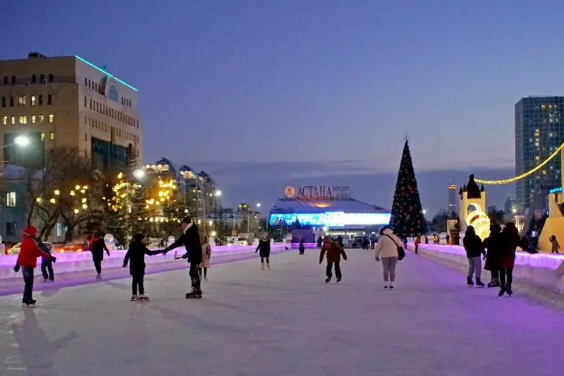 Бесплатно обучиться катанию на коньках и ходьбе на лыжах могут астанчане