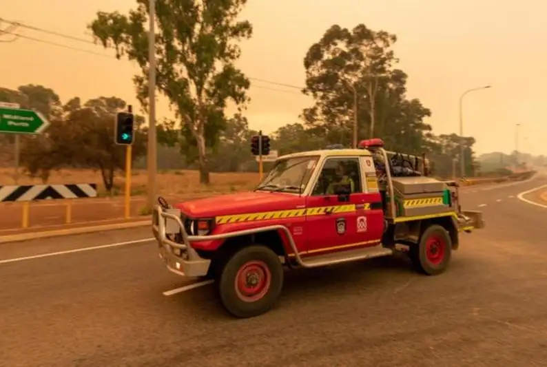 Разрушительный пожар на западе Австралии уничтожил около 30 домов
