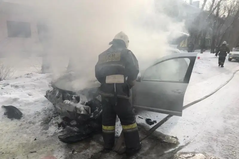 Магазин и автомобиль загорелись в ВКО