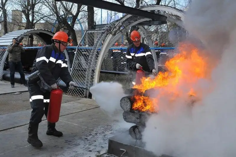На полигоне как в реальности: карагандинские шахтёры показали профессиональное мастерство