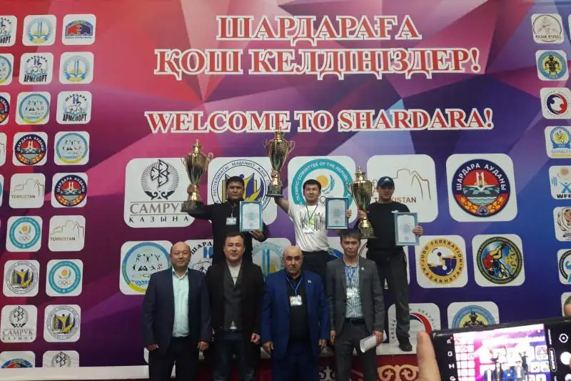 В Туркестанской области прошел региональный чемпионат РК по боксу