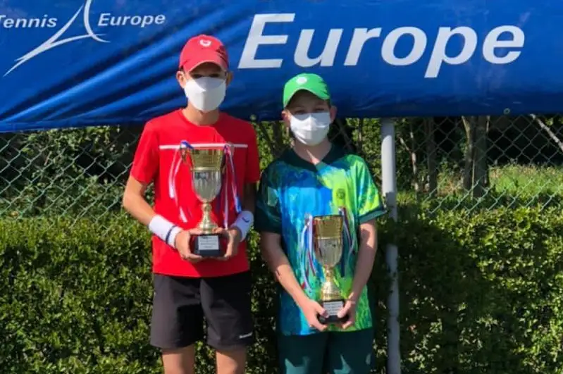 Юный казахстанский теннисист завоевал титул на турнире в Албании