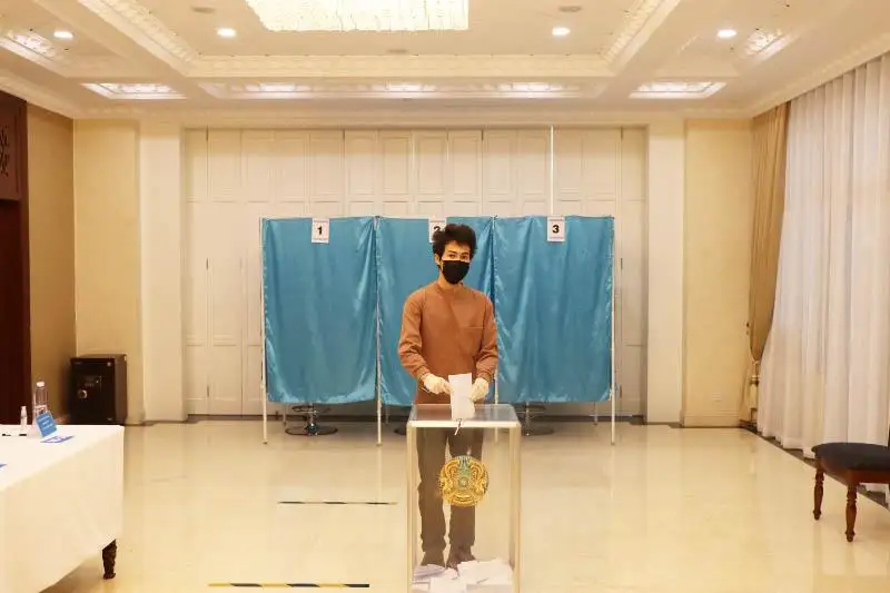 Казахстанские студенты в Пекине впервые в своей жизни приняли участие в выборах