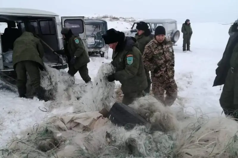 Около 10 км незаконных сетей обнаружили в водоемах ВКО